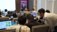 <b>行业正逐渐引入AI东西以提拔办事效率取精准度</b>